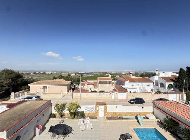 Wiederverkauf - Villa - San Miguel de Salinas - las comunicaciones