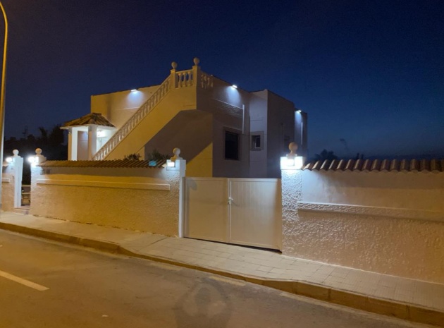 Wederverkoop - Villa - San Miguel de Salinas - las comunicaciones