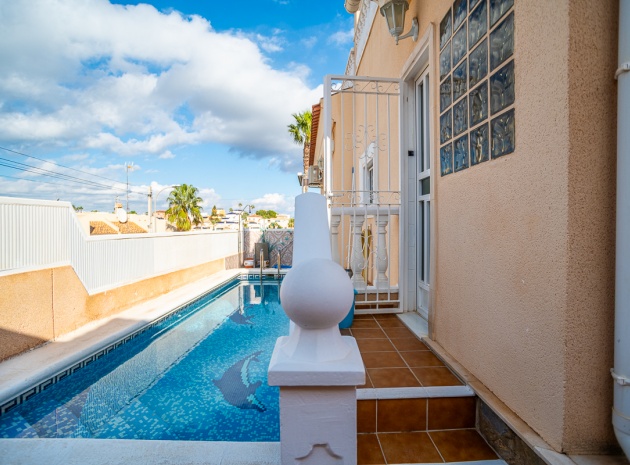 Återförsäljning - Villa - Villamartin - blue lagoon