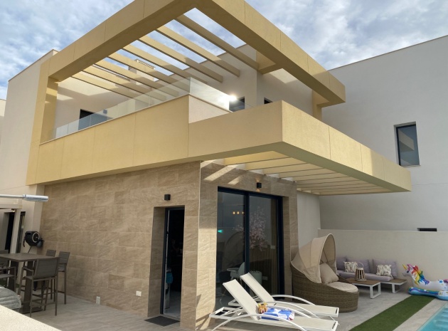 Resale - Villa - Los Montesinos - La Herrada