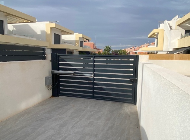 Resale - Villa - Los Montesinos - La Herrada