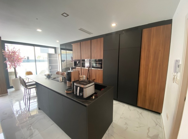 Resale - Villa - Los Montesinos - La Herrada