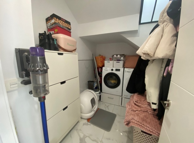 Resale - Villa - Los Montesinos - La Herrada
