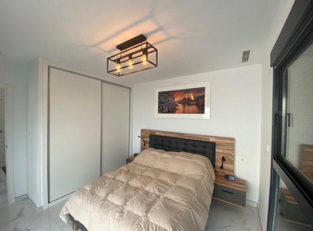 Resale - Villa - Los Montesinos - La Herrada