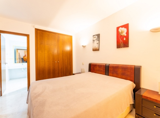 Resale - Apartment - Punta Prima - la entrada