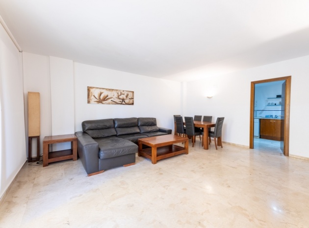 Resale - Apartment - Punta Prima - la entrada