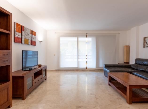 Resale - Apartment - Punta Prima - la entrada