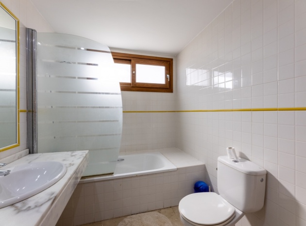 Resale - Apartment - Punta Prima - la entrada