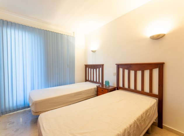 Resale - Apartment - Punta Prima - la entrada
