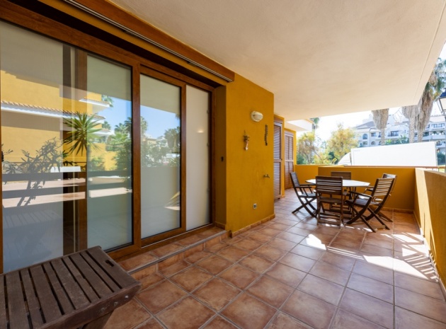 Resale - Apartment - Punta Prima - la entrada