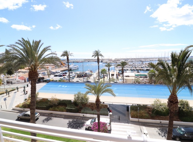 Resale - Apartment - Torrevieja - 1st line to the sea