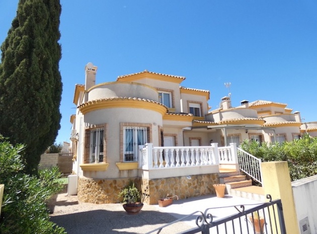 Resale - Villa - Los Montesinos - La Herada