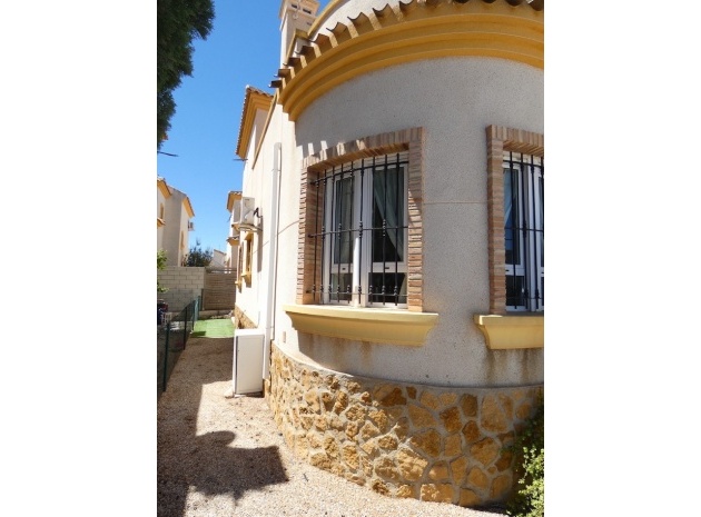 Resale - Villa - Los Montesinos - La Herada